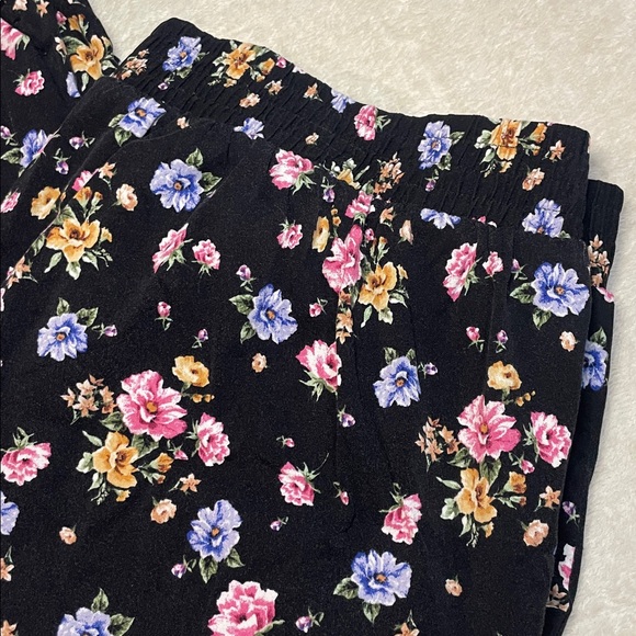 torrid Black Floral Pants with Pink, Blue & Yellow Blooms Capris - Picture 2 of 9